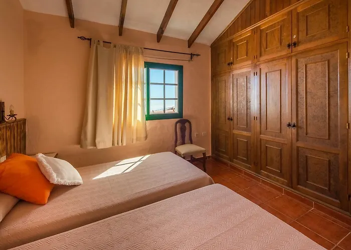 Casa Tia Estebana بيت للعطل *